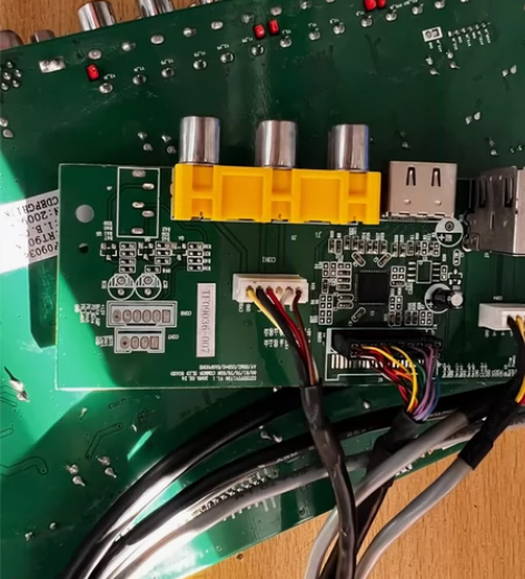 清华同方32寸液晶电视机主板，好的能用，需...