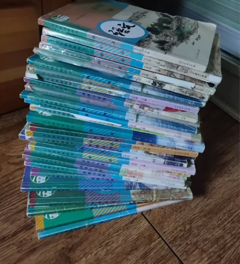 初中各科教材,一块钱一本八年级 物理 感兴...