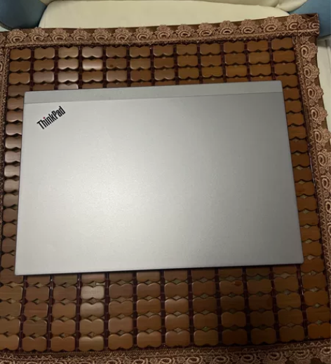 出一台自用联想ThinkPad T490s...