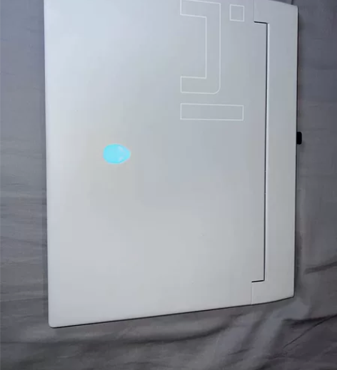 外星人X14 ，几乎全新的一台机子，买过来...