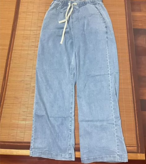 便宜出，运费统一20，垂感直筒牛仔裤，全新...