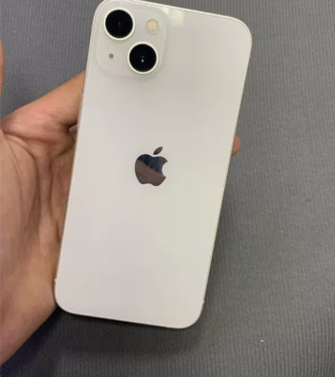 出苹果 13，白色，国行正品，纯原装无拆修...