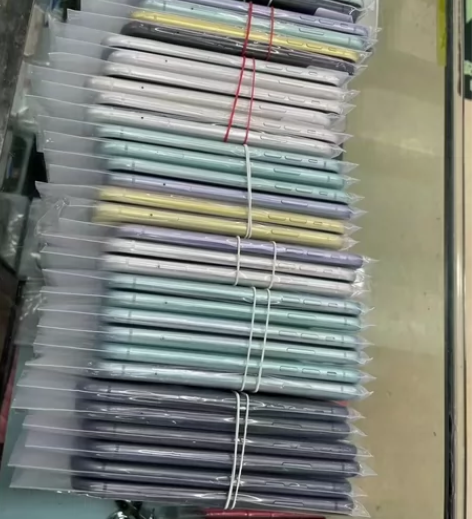 XR 128g 国行双卡 感兴趣的话点“我...