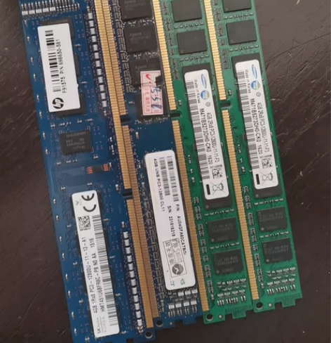 ddr3的内存条 4g 一共四条单根20俩...
