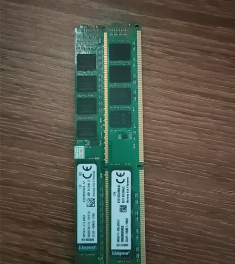 DDR3 4G内存俩条一起打包带走！有要的...