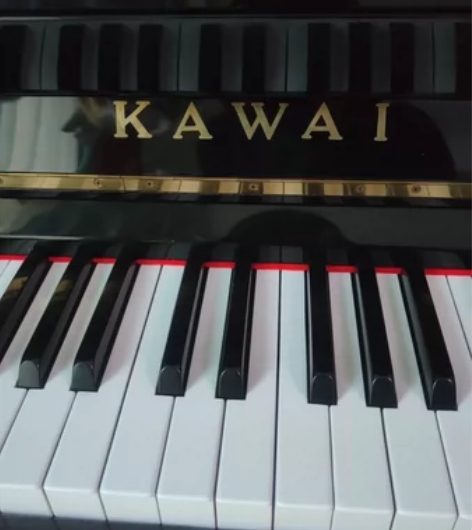 9成新钢琴，卡哇伊品牌，琴面几乎全新，熊孩...