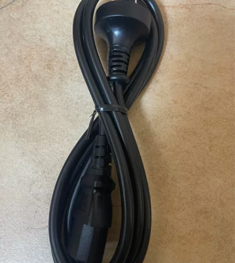 闲置几个电脑主机线及电源线10元一条 感兴...