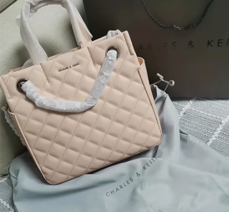 CHARLES＆KEITH大容量 小CK托...