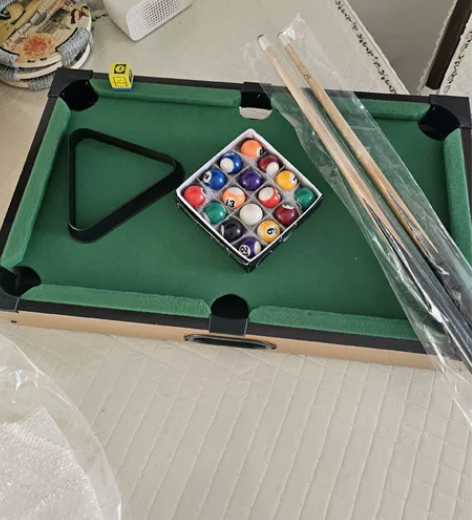 迷你台球桌，全新，可当装饰品，可儿童玩具，...