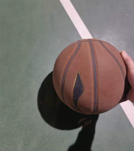 不包邮。讲价勿扰。喜欢篮球的铁子们低价60...