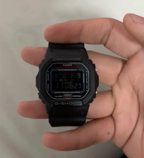 九五新卡西欧小方块带了两个月左右 包邮包邮...