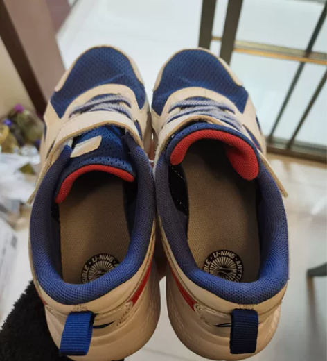 李宁魔术贴童鞋，尺码如图，质量很好 感兴趣...