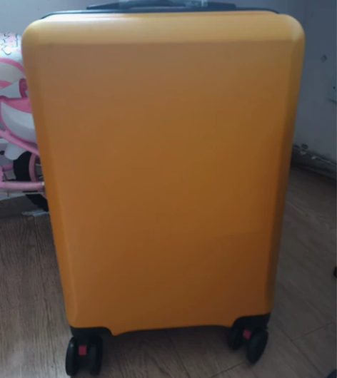 家里行李箱太多了，朋友送了个新行李箱，闲置...