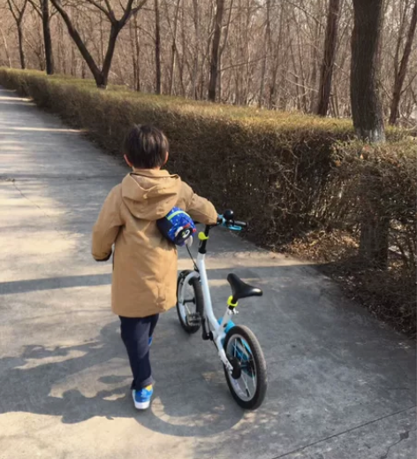 迪卡侬14寸自行车，赠送另购喇叭，带辅助轮...