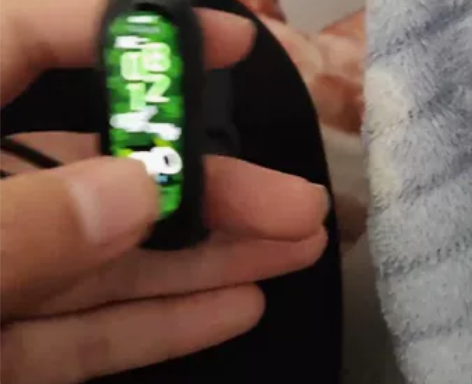 小米手环6NFC版 带原装充电线！ 朋友送...