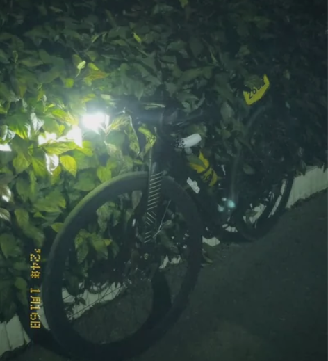 出碳纤维（前叉）公路车，型号是java鱼雷...