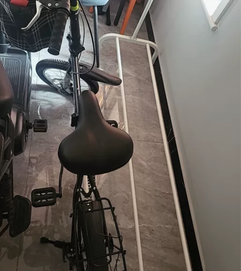 骑超不贵10次,一直在车后备箱放着,折叠自...