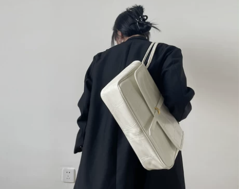 小众鳄鱼纹大学生托特包女大容量包包2021...