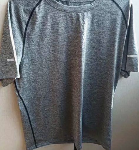 pxx运动专卖店买的速干运动衣套装，因为不...