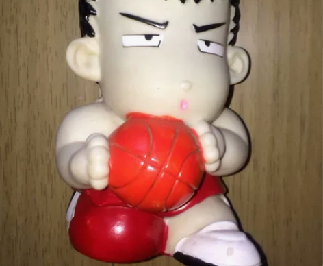 出灌篮高手周边产品，三井寿存钱罐，高14厘...