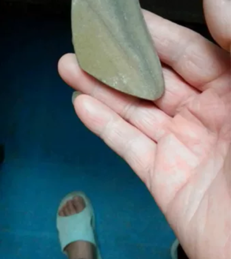 石器时代细石镰残件，非常漂亮，很不错的一件...