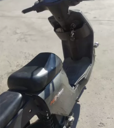 电动车出手，手续齐全，白牌，续航能力强，速...