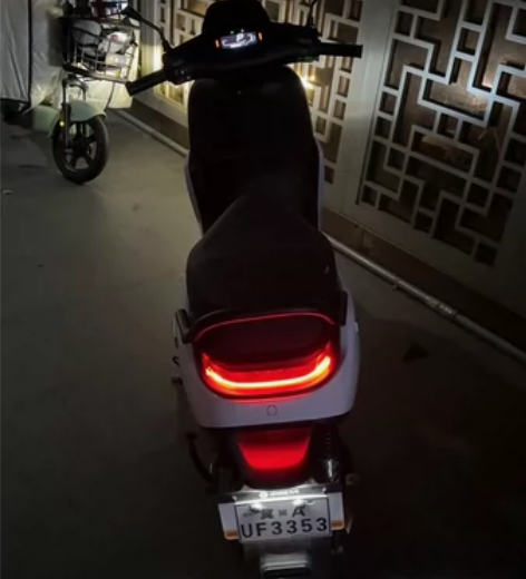 九号 M85c 全原厂 0 磕碰 急出两千...