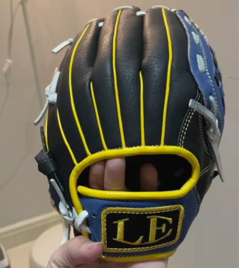 11寸 全皮 棒球手套 学校上棒球课统一买...