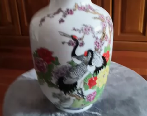 景德镇陶瓷花瓶 蛮大的 髙23厘米口径10...