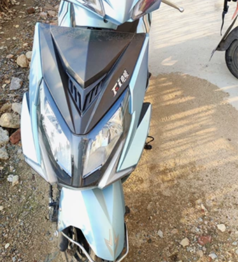 前后双碟刹，超大油箱八成新，数显指示盘，L...