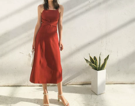 ?夏季新款露肩吊带修身显瘦气质裙红色复古a...