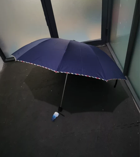 全新 藏蓝色天堂伞，质量很好，晴雨两用，比...