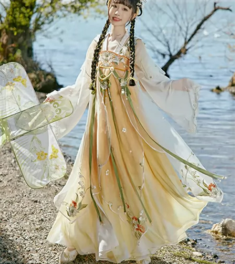 出十三余花朝如约xs大全套，仅试穿，吊牌全...