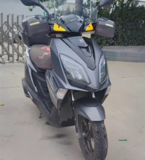 佛系售车,公里数缓慢增加中。。。 手续齐全...