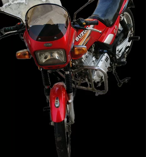 铃木钻豹摩托车一辆  天冷了不用了 好久没...