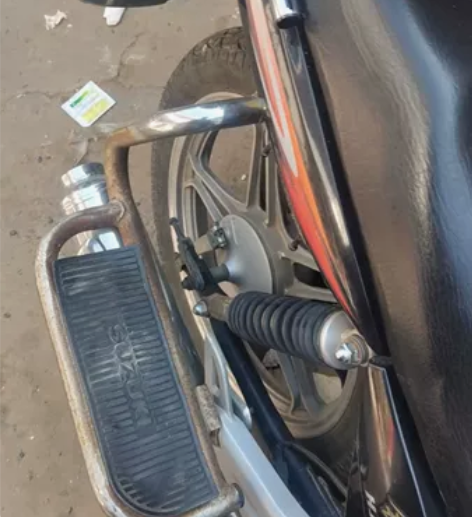 豪爵铃木钻豹125，放的时间长了，三万公里...