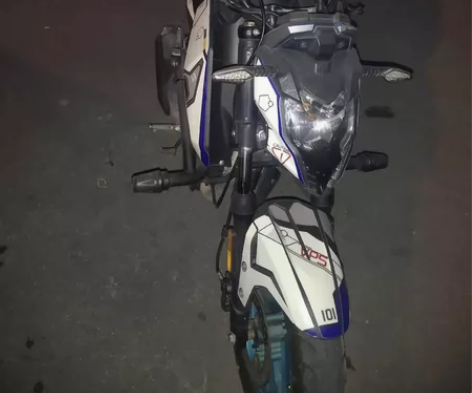 春风狒狒125，送车贴，送防撞杠，送五匹手...