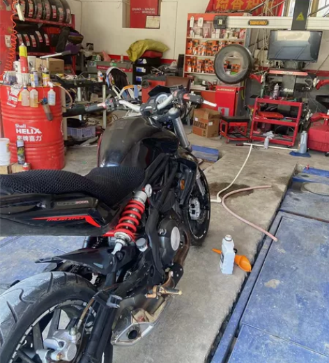 出售黄龙三百一辆因为快过年着急出手了、发动...