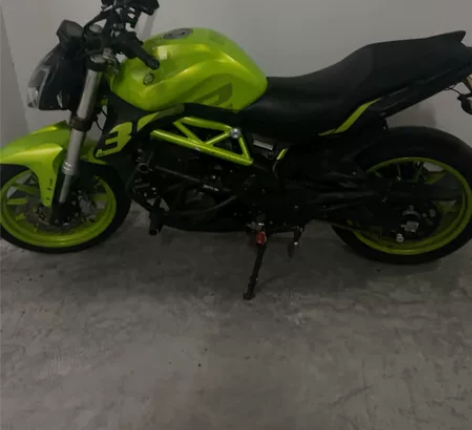 19年黄龙300，出售3手黄龙300，亮绿...