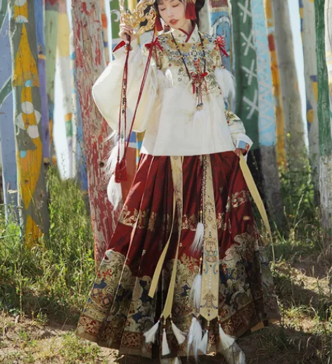 【汉服出租】十三余小豆蔻儿九曜金枝织金刺绣...