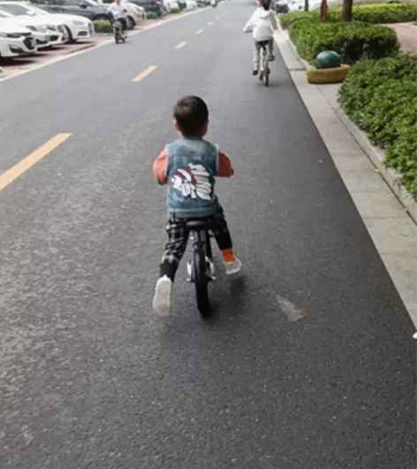 shiphop儿童平衡车,非常好骑,可以调...