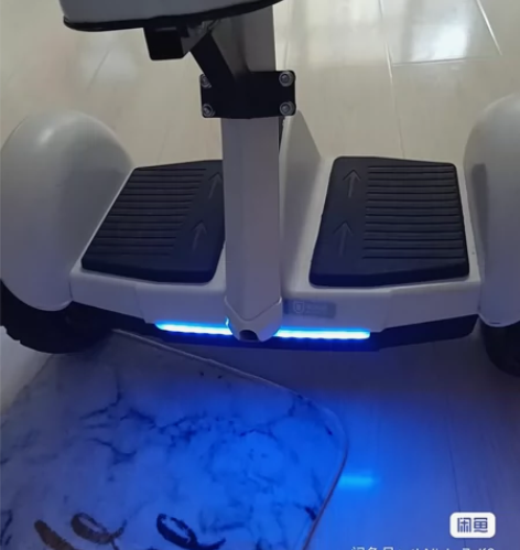 平衡车只有孩子玩过几次，几乎全新，腿杆，手...