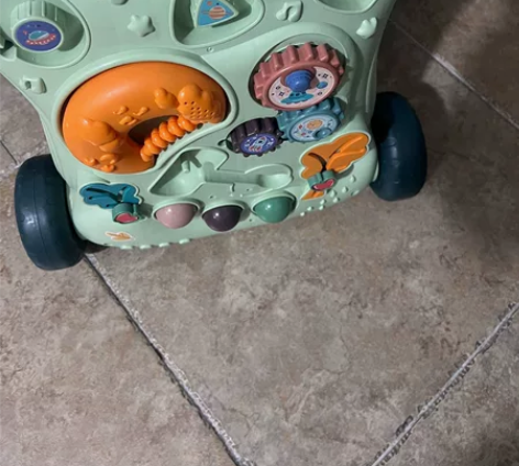 婴儿辅助学步车，完好无损坏，自定9层新。仅...