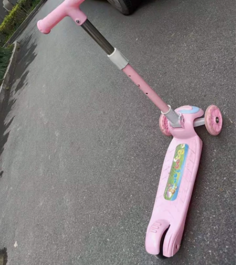 滑板车，轮胎可亮灯18元，杭州自取 感兴趣...