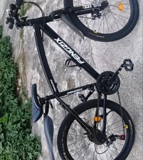 凤凰自行车山地车 女大学生暑假打工亲戚车行...