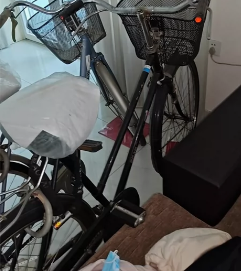 永久自行车 女26 后胎打不进去气,需要换...