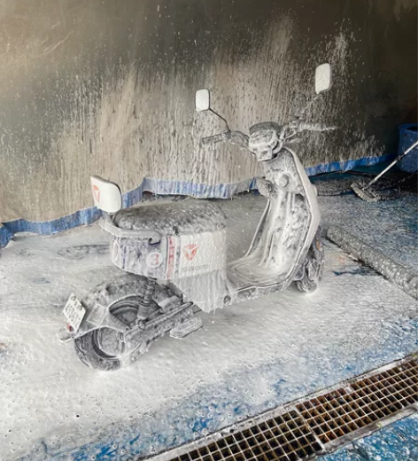 ?大黄蜂2000瓦电动车大型72v锂电池高...