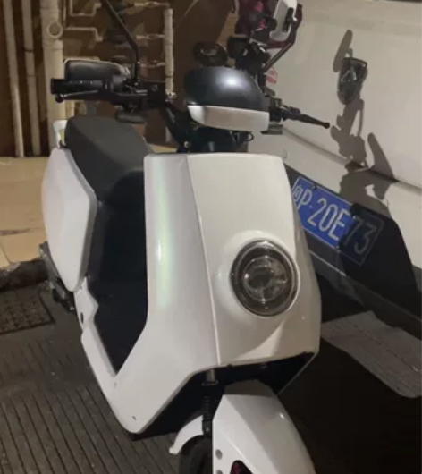 11月27新买的白色电动车，72伏20安 ...