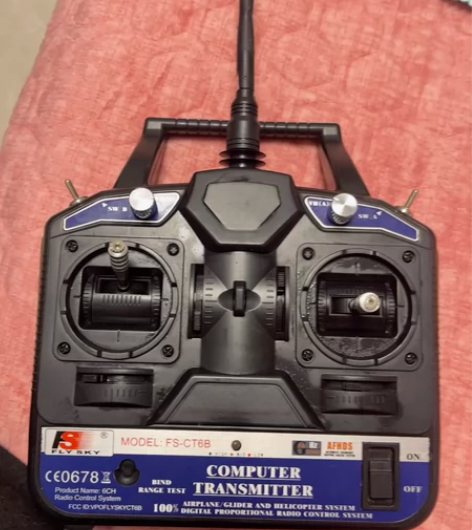 富斯ct6b船膜车船遥控器，后盖找不到了，...