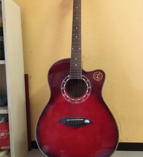 琴行样品低价处理，九成新39寸民谣吉他 标...